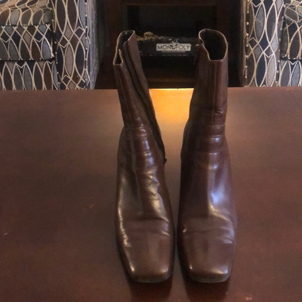 Brown leather boots - Picture 3 of 3